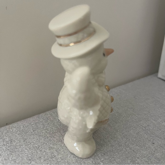 LENOX White And Gold Snowman With 24k Gold Accents 3.75 Inches Tall Holding Tree - Picture 4 of 6